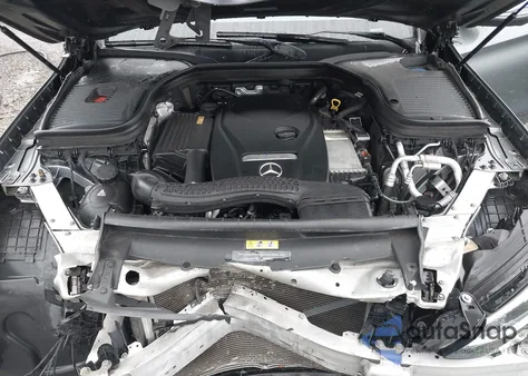 2017 Mercedes Glc300 4Matic z USA, uszkodzony, nr VIN WDC0G4KB3HF158658